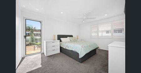 Contemporary Family Home, Moments to the Sea - Photo 4