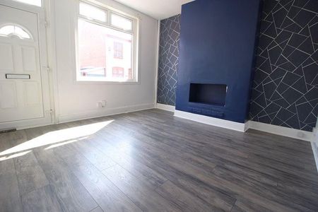 3 bedroom terraced house to rent - Photo 2