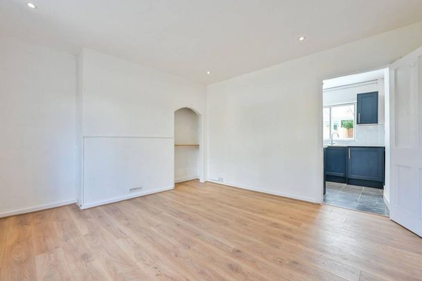 3 bedroom terraced house to rent - Photo 1