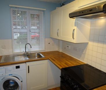 2 bedroom end of terrace house to rent - Photo 4