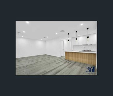 Spacious luxuriously Near New home near Amenities and Train Station!! - Photo 3