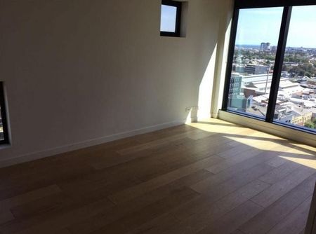 Convenient Cityside Living in the Heart of Southbank - Photo 5
