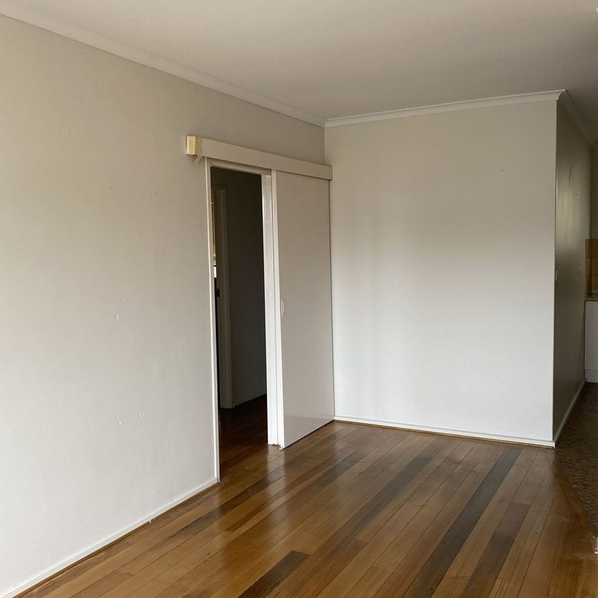 Convenience At Your Door Stop - Photo 1