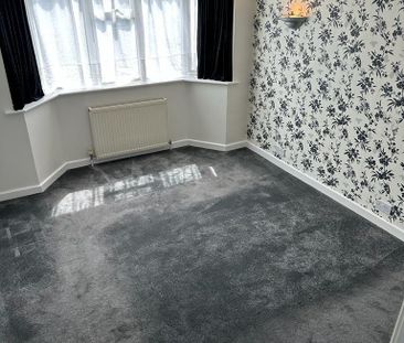 4 bedroom semi-detached house to rent - Photo 6