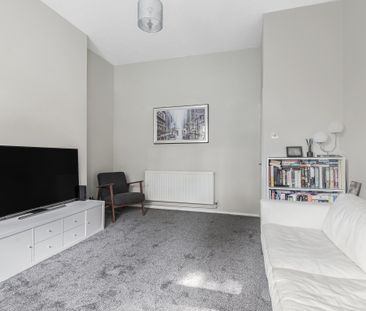 Flat to rent - Shooters Hill Road, London, SE3 - Photo 3