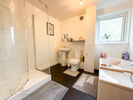 3 bedroom terraced house to rent - Photo 5
