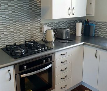 Funky Fully Furnished Art Deco Apartment in Petone - Photo 4