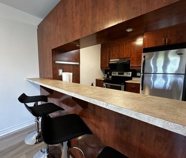 Condo de 2 chambres offert en location entièrement meublé. - Photo 3