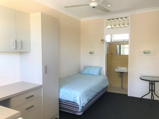 Short Term, Clean, Budget Accommodation - Photo 1