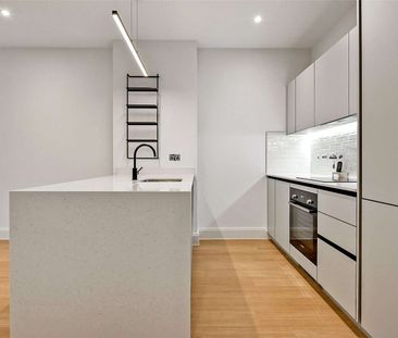 A modern one bedroom apartment in the much sought after Atrium buil... - Photo 6