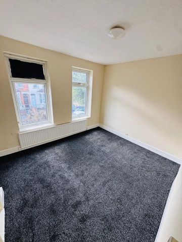 2 Bed Detached House, Dore Avenue, E12 - Photo 4