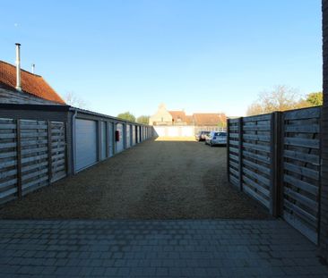 Gelijkvloers appartement met 1 slaapkamer en ruime garage te Staden - Foto 1