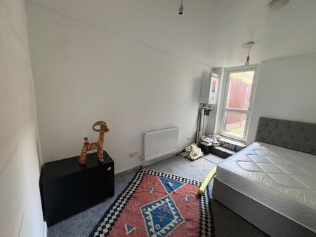 1 Bed Flat, High Road Leyton, E10 - Photo 4