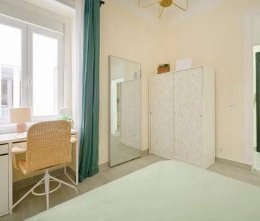 Rua Sampaio e Pina, Lisbon, Lisbon 1070-051 - Photo 5