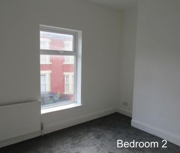 3 bedroom end of terrace house to rent - Photo 1