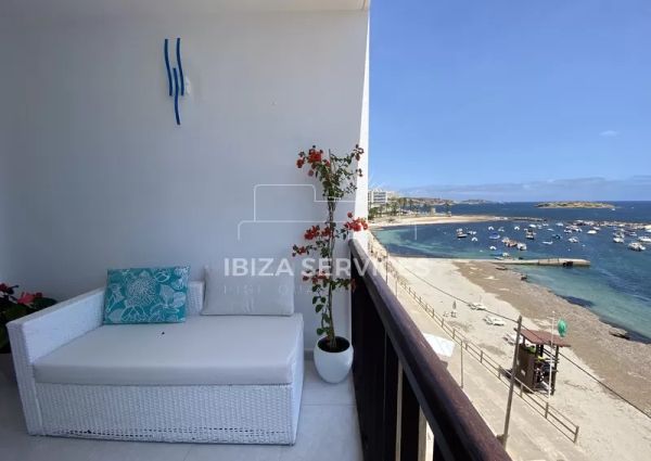 Sea front apartment of 2 bedrooms to rent in Es Vive, Ibiza