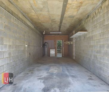 CENTRALLY LOCATED, 3 BEDROOM UNIT WITH AIR CONDITIONING - Photo 6