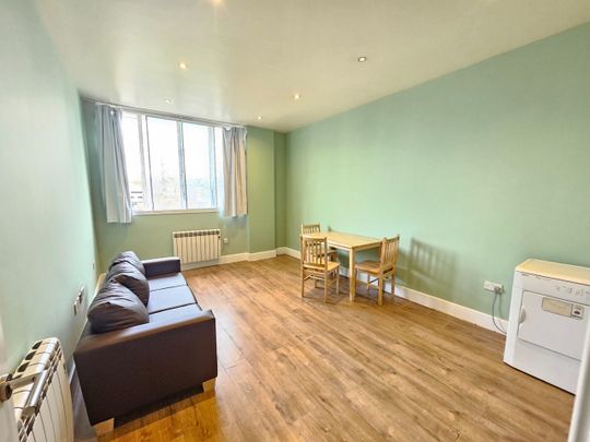 2 Bed Flat, Park Street, LU1 - Photo 1