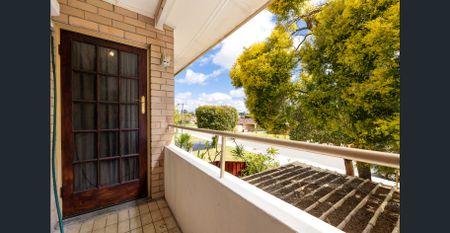 Neat One Bedroom Apartment - Photo 4