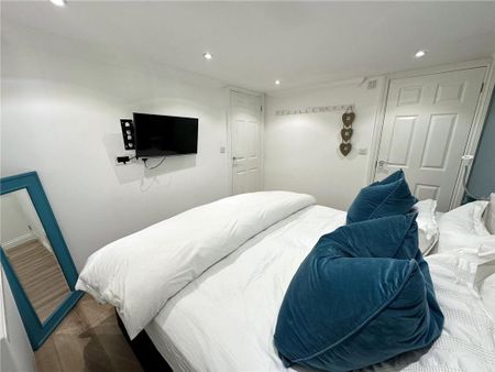 2 bedroom maisonette to rent - Photo 5