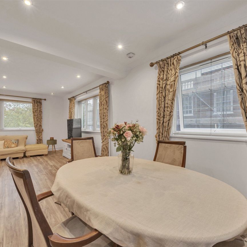 Avenue Road, London, NW8 flat to rent - Photo 1