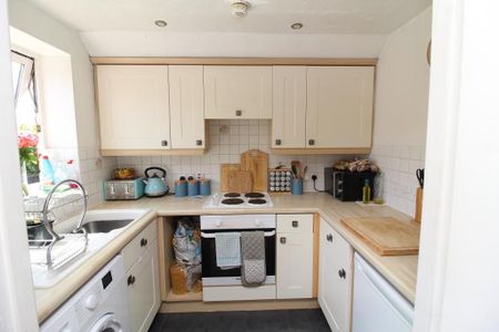 2 bedroom flat to rent - Photo 4