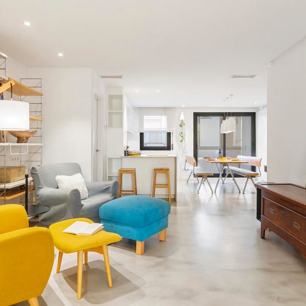 Cozy Apartment for Couples near the Beach in Poblenou - Photo 1