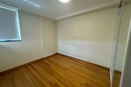 Stunning Three Bedroom Apartment In The Heart Of Hurstville! - Photo 5