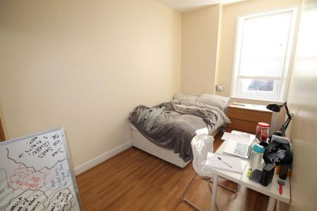 4 bedroom flat to rent - Photo 5