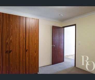 Lock & Leave- Great Location - Viewing Monday 12th October 2026 at ... - Photo 3