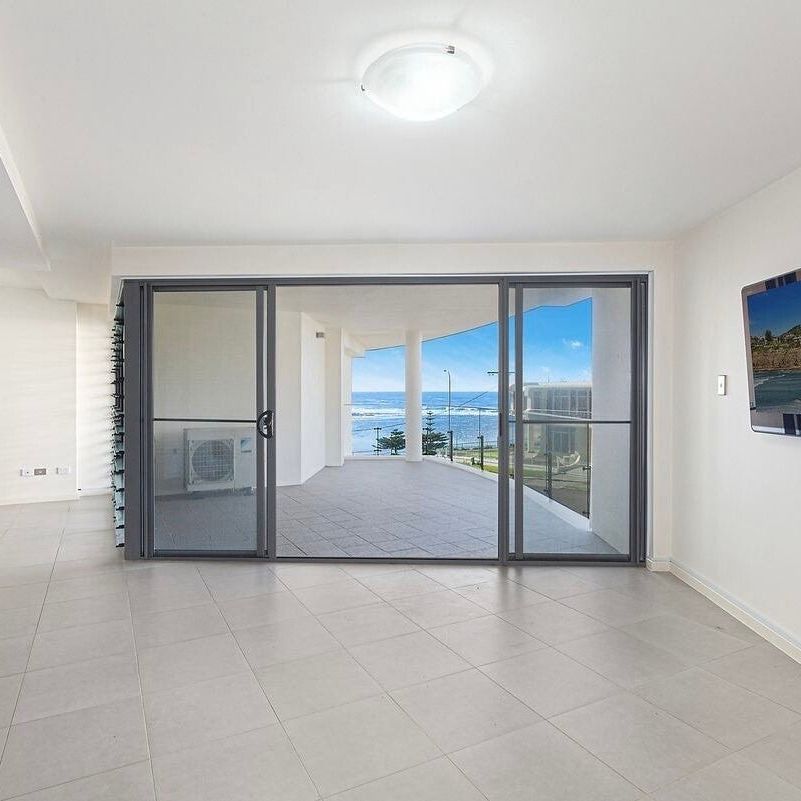 The Entrance - Photo 1