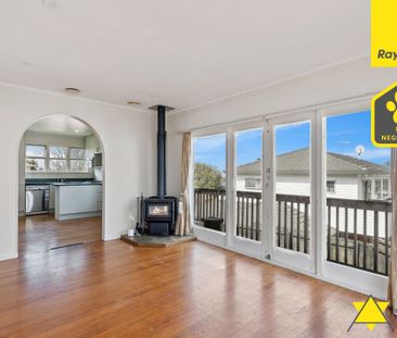 116 Golf Road, New Lynn - Photo 3