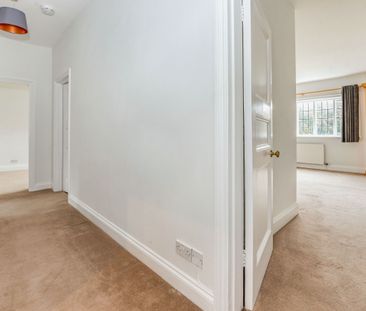 2 bedroom apartment to rent Lynwood Road, KT17 - Photo 1