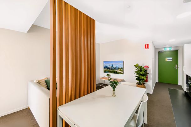 5 Bedroom Apartment-ensuite - Photo 1