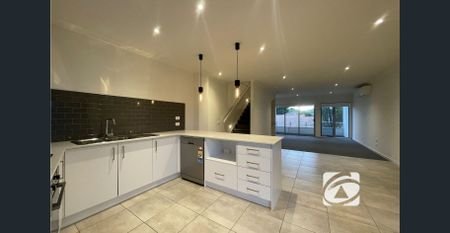 AMAZING LOCATION - Photo 3