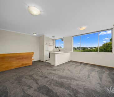 Recently Renovated Two-Bedroom Unit - Photo 1