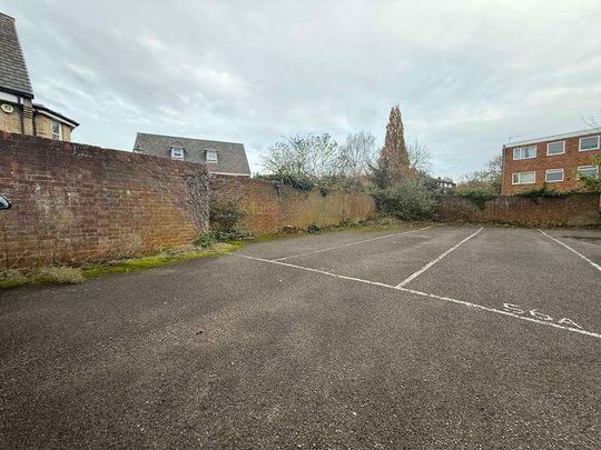 Charles Knott Gardens, SO15 - Photo 1