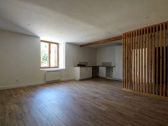 Location Appartement 76 m2 à Doizieux - Photo 1