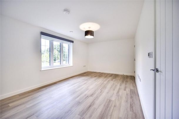 3 bedroom property to rent Perry Wood Grove, Aylesford, Maidstone, ME16 - Photo 1