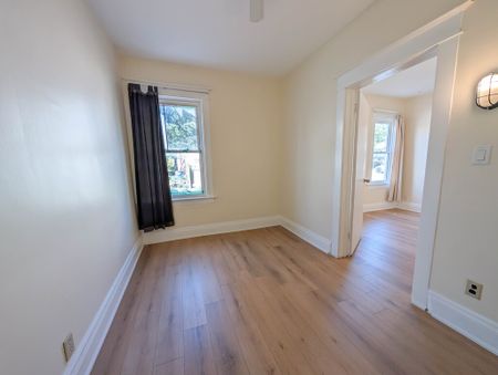 Newly Renovated 2-Bedroom Unit with Sun Room in Welland! - Photo 4