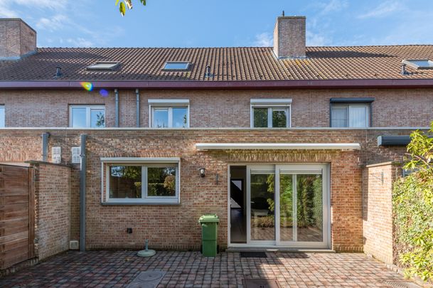 Instapklare gezinswoning met garage, 3 slpks, tuin en nabij de Bourgoyen - Foto 1