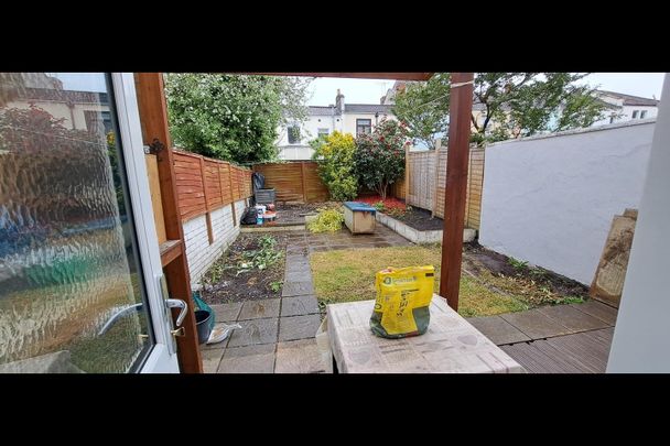 Room in a Shared House, Hanover Street, BS5 - Photo 1
