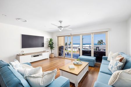 Fully furnished luxury 4-bedroom 3-bathroom home on the coast in Salamander Bay - Photo 3