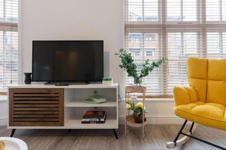 3 bedroom serviced apartment to rent - Photo 3