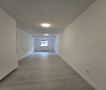 Appartement rénové de 2,5 pièces au 1er étage - Foto 3