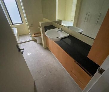 Russell Lea - Photo 4