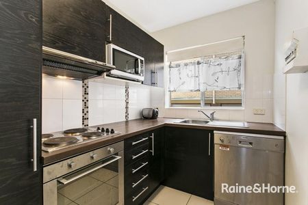 2/14 Alpha Street, Taringa, QLD 4068 - Photo 3