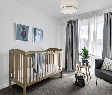 Stylish Family Home in Werribee's Coveted South Side - Photo 2