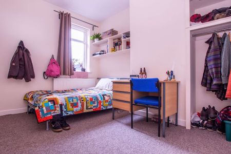 Ideal for its close proximity to town! - Photo 4