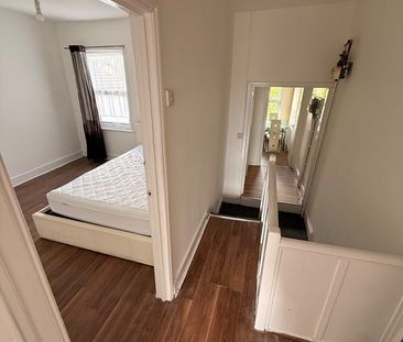 2 Bed Flat, Buckingham Road, E15 - Photo 3